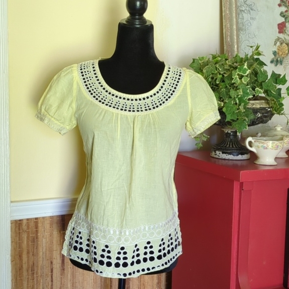 Solutions Tops - Elegant Yellow Eyelet Blouse With Bib Collar And Embellishments